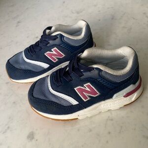 New Balance Toddler Girls’ 997H V1 Lace-Up Sneaker | Size 6 (Toddler)